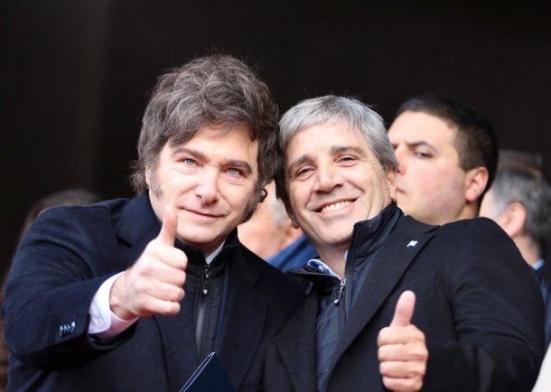 Javier Milei junto a Luis Caputo.