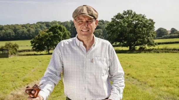 Luego de su retiro, Jones se metió de lleno en el mundo cinematográfico. 