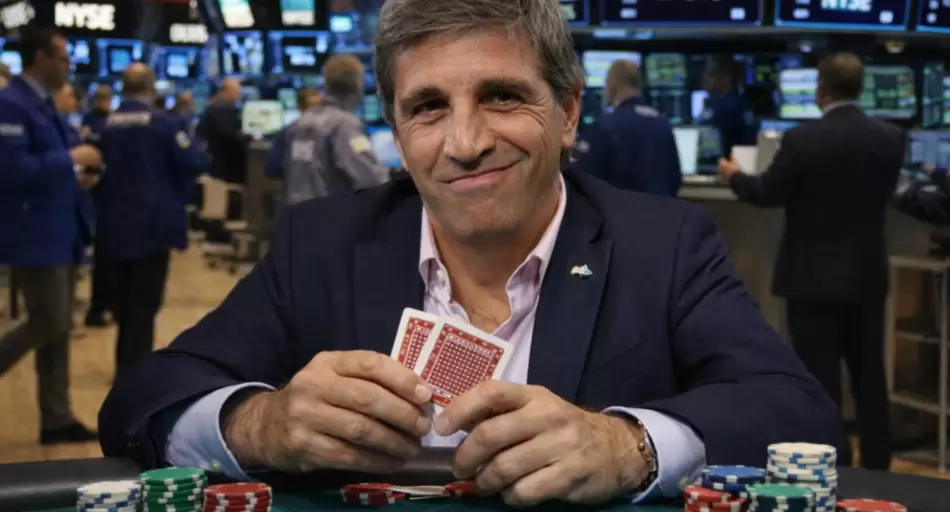 <div>Caputo juega al póker con el mercado y gana tiempo mientras busca cerrar el plan «antifragilidad» para el 2027</div>