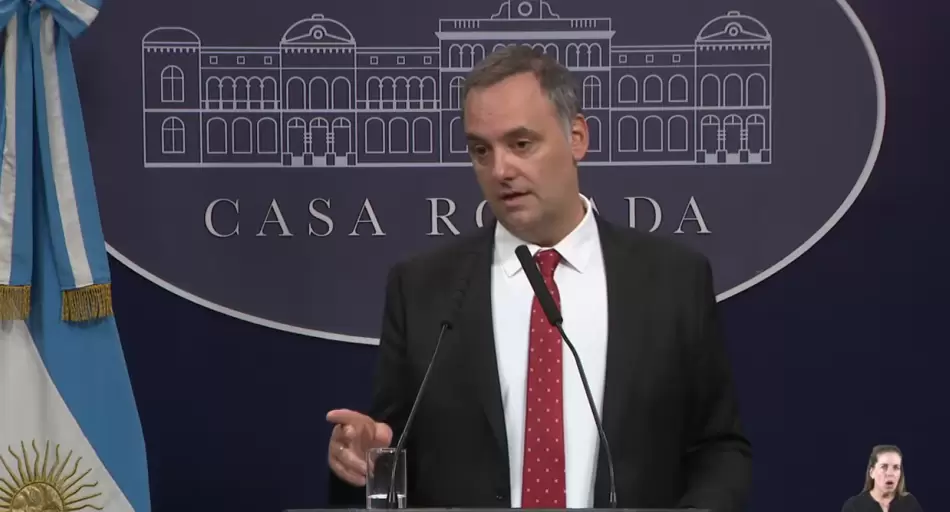 Adorni rompió el silencio tras el escándalo: «No tengo nada que esconder»