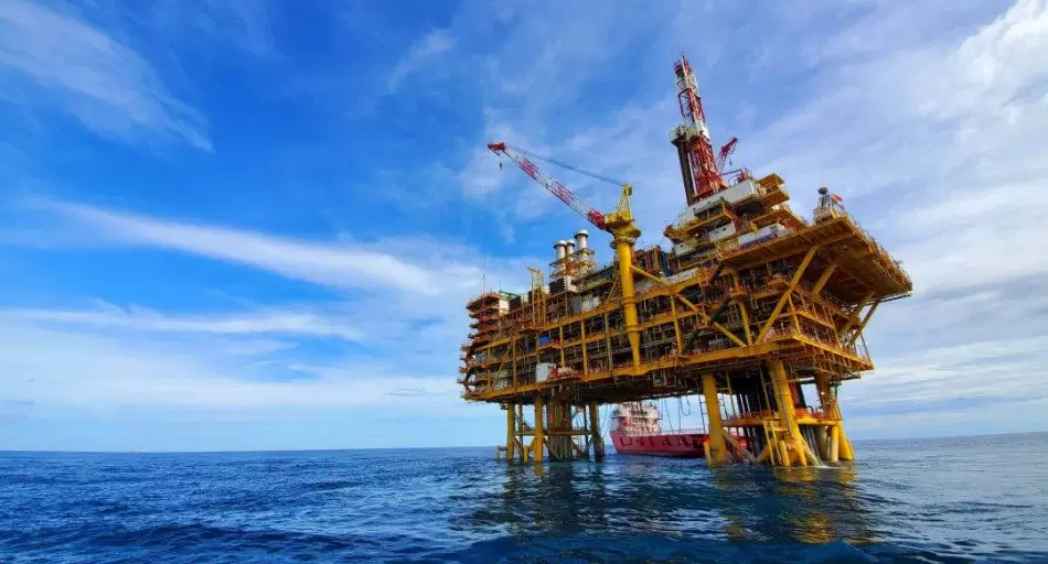 Latinoamérica en la encrucijada del upstream global: offshore y shale en el centro del debate