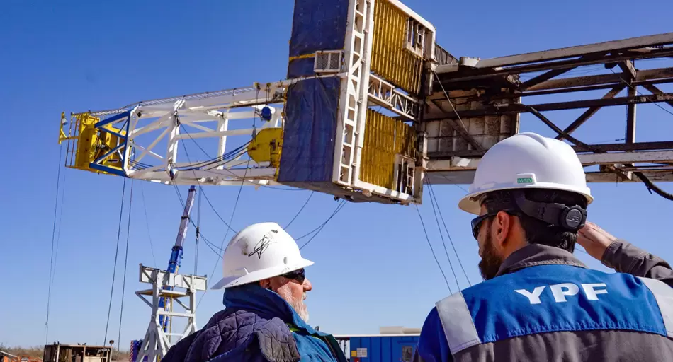 Acciones en foco: YPF mejora sus perspectivas financieras impulsada por la suba del Brent