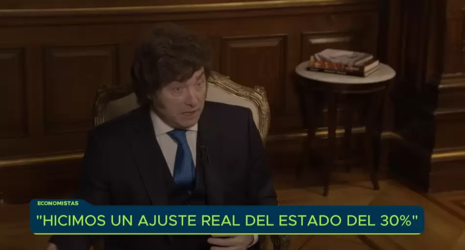 Milei escala contra la prensa, blinda a funcionarios y ratifica su plan económico