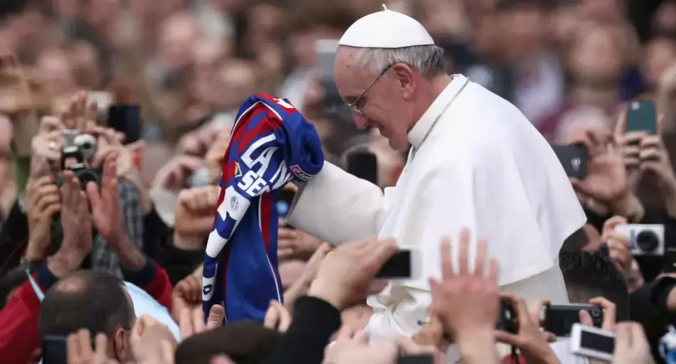 Los homenajes que San Lorenzo le hizo al papa Francisco a un año de su muerte