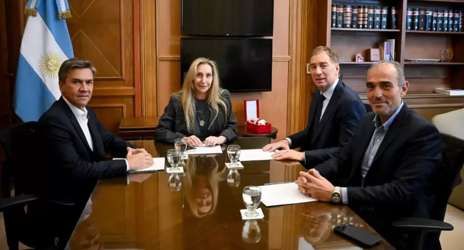 La Casa Rosada recibe a gobernadores aliados y negociaría acuerdos electorales de cara a 2027