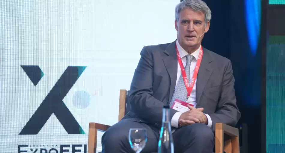 Alfonso Prat-Gay: «A este programa le falta crecimiento; no se le puede pedir a la gente sacrificio toda la vida»