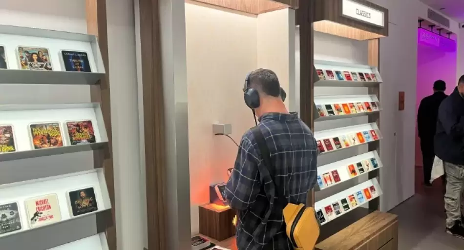 Nueva York tiene una librería diferente a todo: no hay libros y aun así atrae multitudes