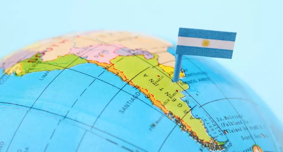 ¿Por qué los argentinos usan tarjetas cripto para gastar USDT en lugar de pesos?