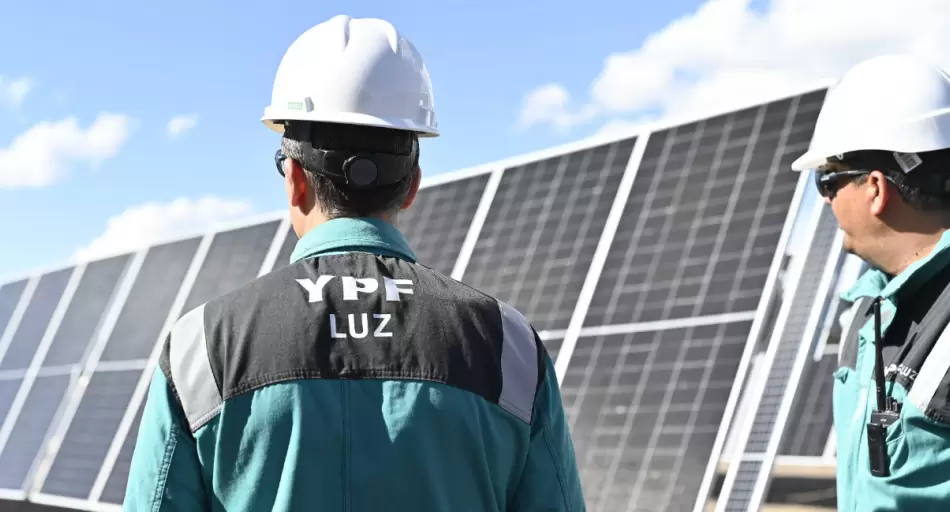YPF Luz busca luz verde en Wall Street: Delphos estima una valuación de hasta US$ 2.650 millones