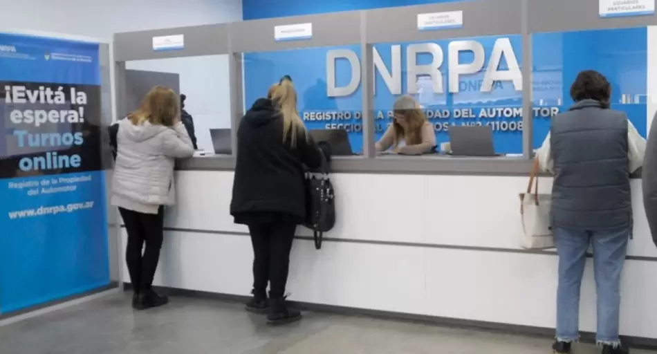 El Gobierno anunció el «cierre» de casi 400 Registros Automotores