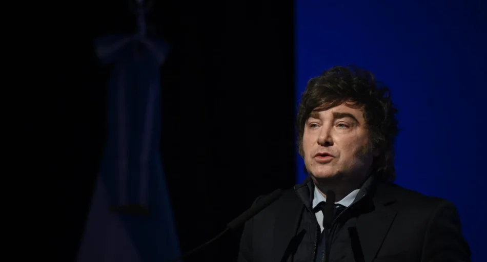 Milei en Rosario: la remera china, la mora y la «película» que la economía real todavía no confirma