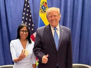 La democracia ante su prueba decisiva: resistir ya no basta