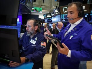 Wall Street cerró su primera semana con ganancias en un mes tras una nueva caída del petróleo