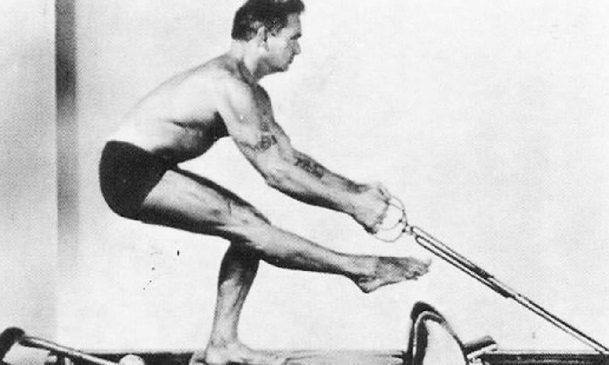 Joseph Pilates: “La actividad sirve para fortalecer nuestros músculos de forma consciente y a largo plazo”