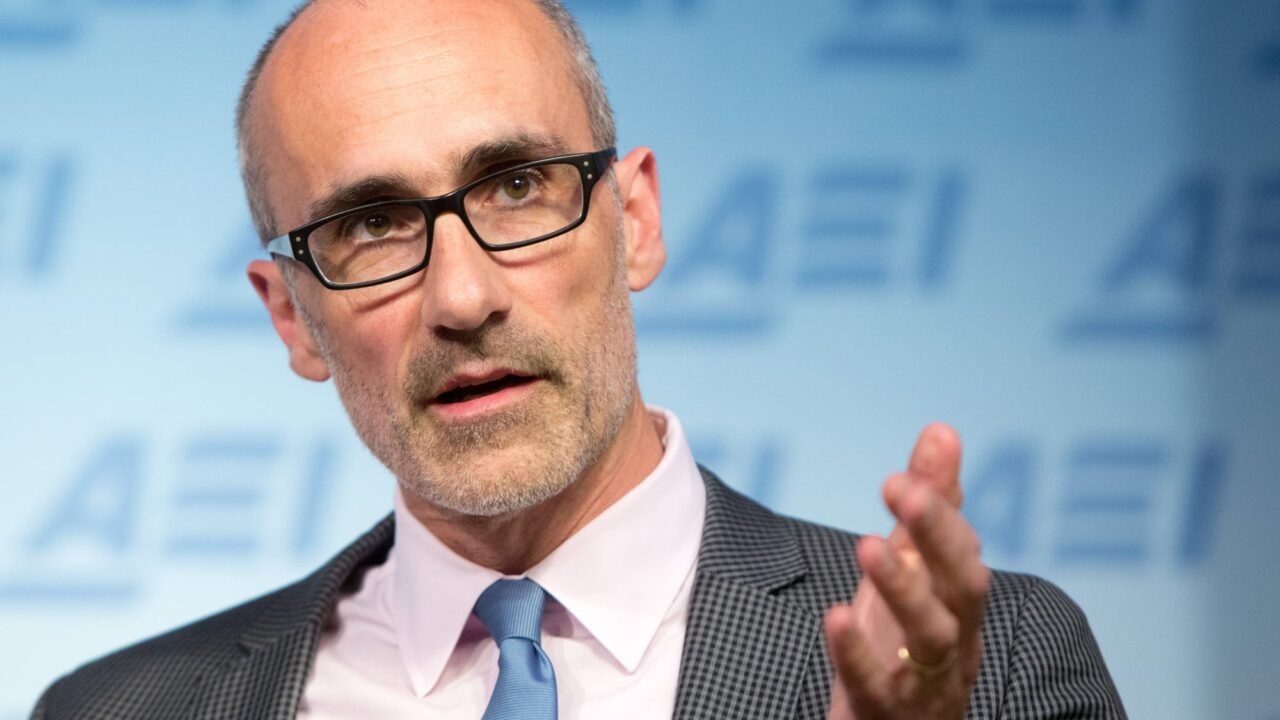 Arthur Brooks, catedrático de Harvard, de 62 años: “Hay una inteligencia que nace a partir de los 40 años”