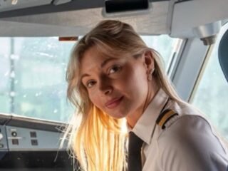 Savina Paül, piloto de avión desde los 22 años: “Tenía que estar al 100% mental y físicamente para estar a la altura de que tantas personas confiaran sus vidas en mí”