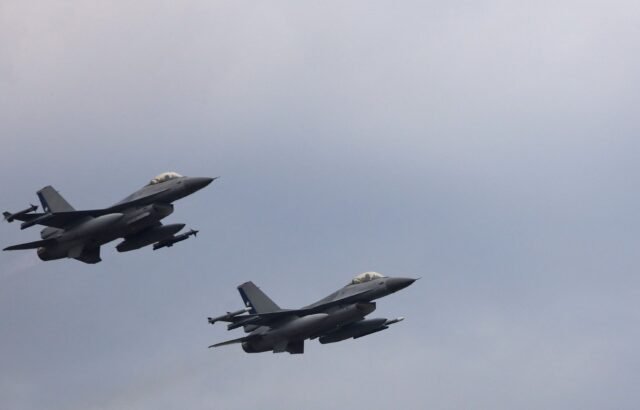 Seis F-16 llegan a la Argentina: cómo será el traslado desde Dinamarca hasta Río Cuarto