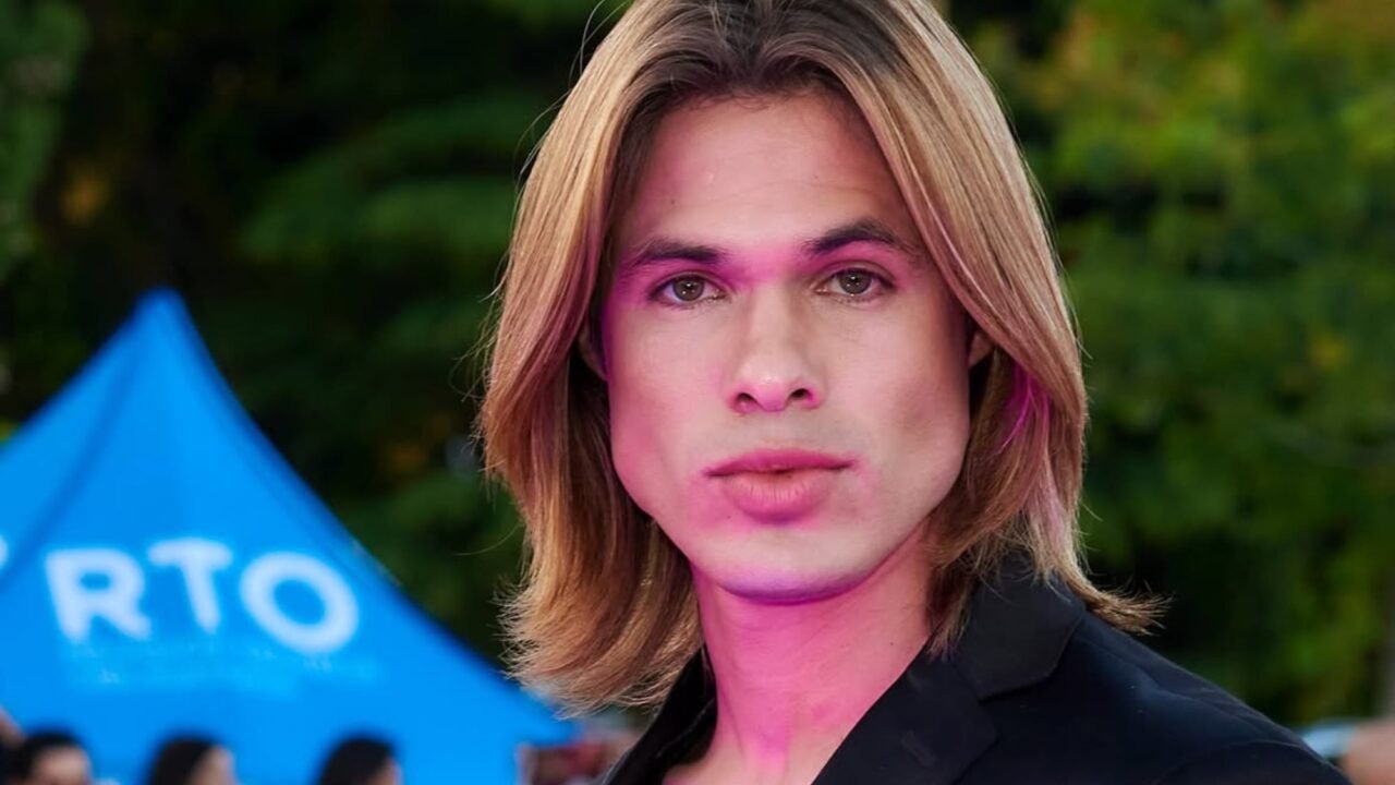 Pasó de trabajar en el campo a triunfar en la pasarela como el “Brad Pitt chaqueño”: “Mi familia está llena de valores y eso me enseñó a luchar por mis sueños”