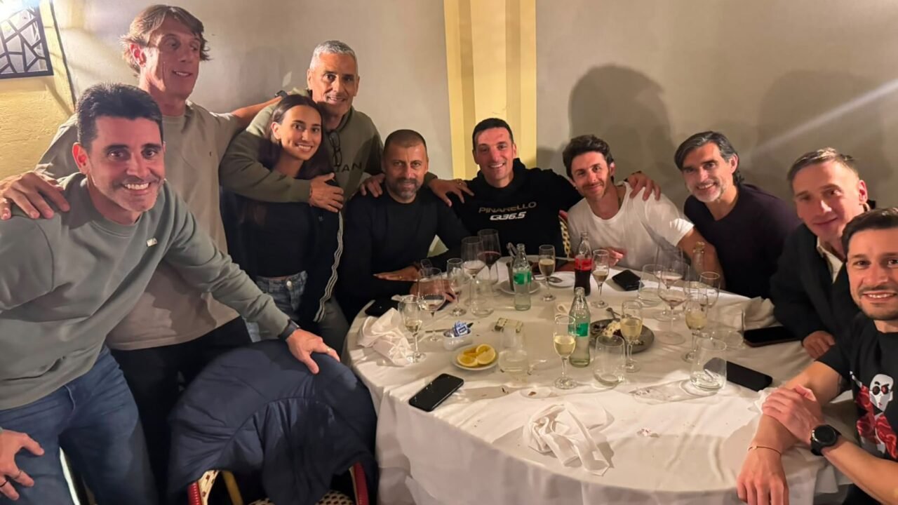 Con Lionel Scaloni a la cabeza, el cuerpo técnico de la selección argentina sorprendió a todos al cenar en un restaurante porteño