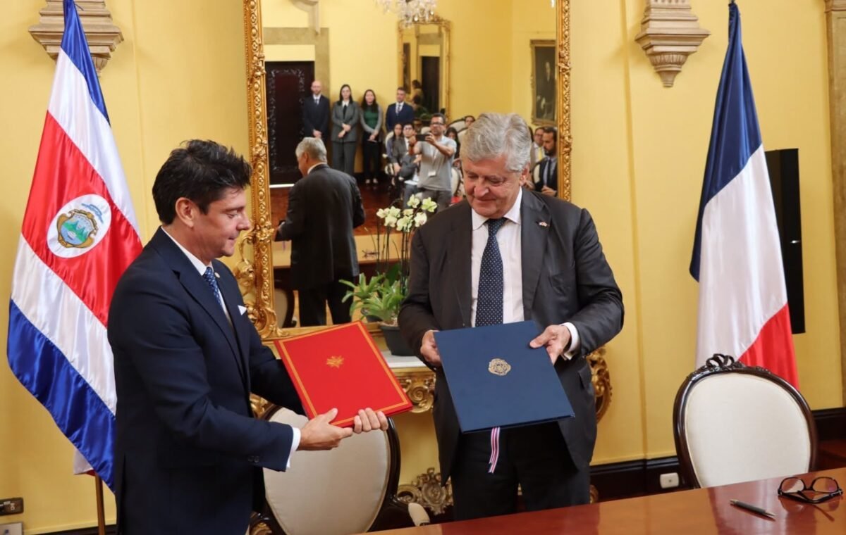 Costa Rica y Francia firman acuerdo para fortalecer sus relaciones diplomáticas y ampliar oportunidades de inversión