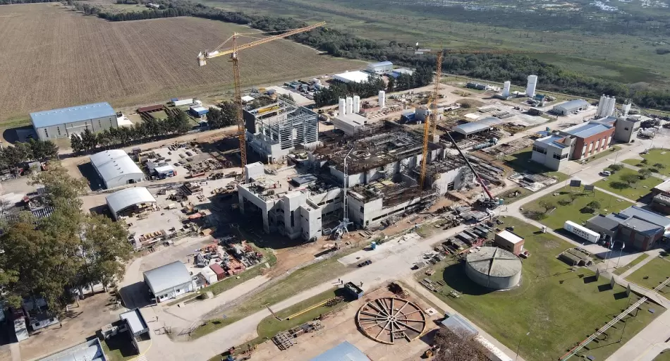 El ajuste llega al sector nuclear: la CNEA enfrenta despidos, retiros y obras paralizadas