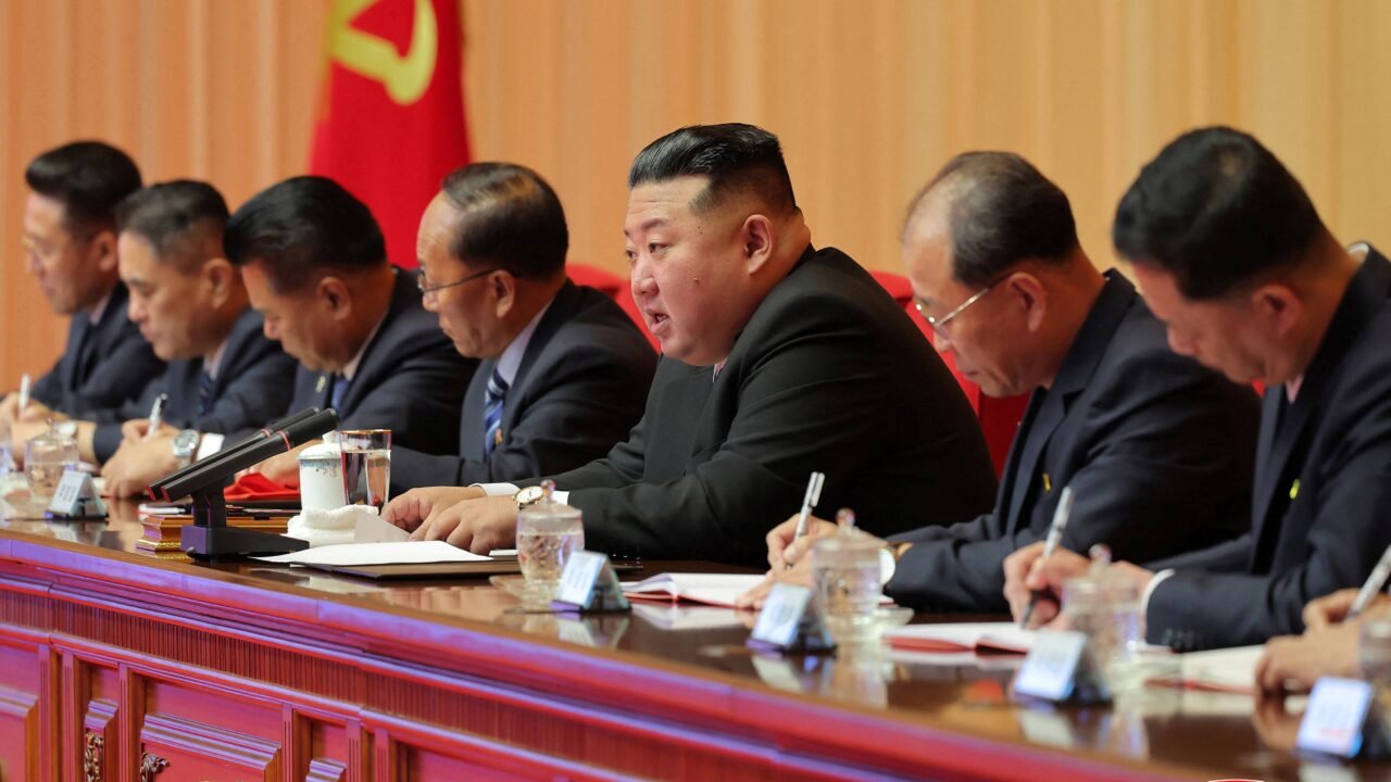 El régimen de Kim Jong-un elevó las tensiones con Estados Unidos, Corea del Sur y Japón: descartó abandonar su arsenal nuclear