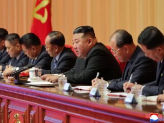 El régimen de Kim Jong-un elevó las tensiones con Estados Unidos, Corea del Sur y Japón: descartó abandonar su arsenal nuclear