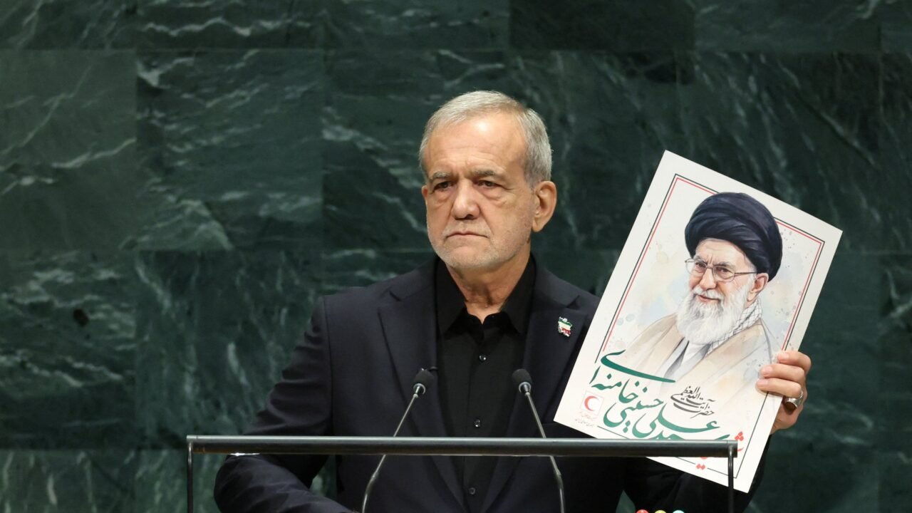 Pezeshkian defendió el plan nuclear de Irán y negó que su país apoye al terrorismo: “Debe ser poderoso para evitar ser amenazado”