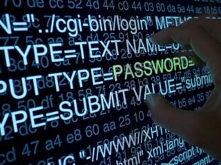Cómo evitar que los hackers roben tu cuenta de IA y tengan acceso a tus datos confidenciales