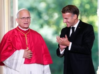El papa León XIV llegó a Francia: de su advertencia sobre la IA a una nueva crítica velada a Trump
