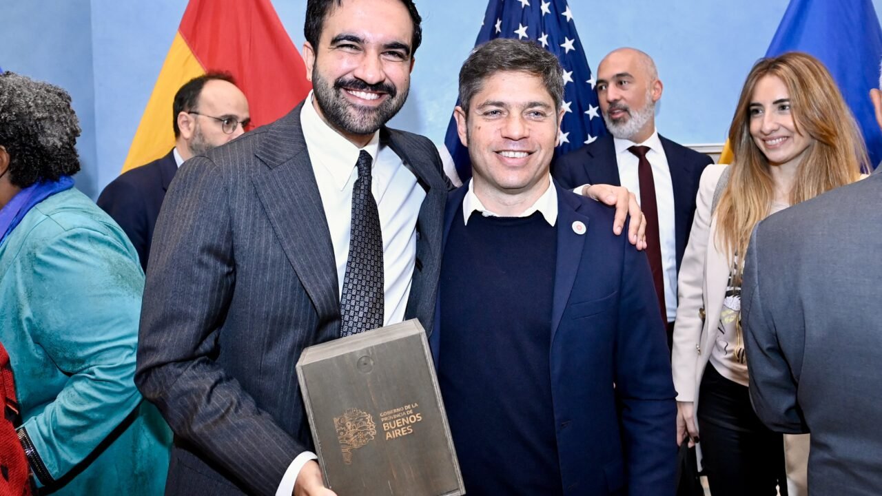 Axel Kicillof desayunó con el alcalde de Nueva York y el presidente de España