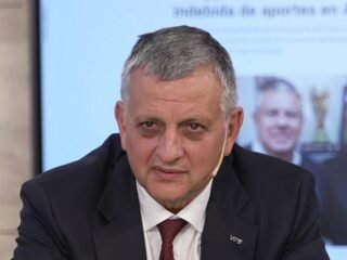 El presidente de YPF aseguró que “si el barril de petróleo se mantiene en USD 100, la nafta va a subir”
