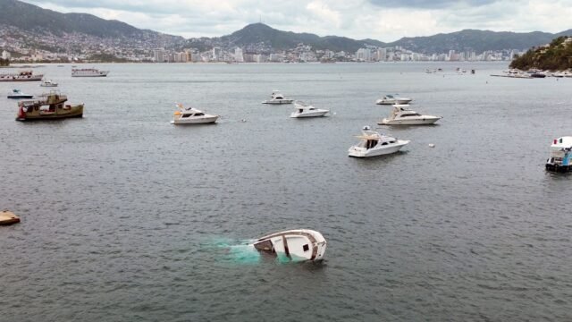 Polo se convirtió en uno de los huracanes más potentes de las últimas décadas y amenaza la costa mexicana