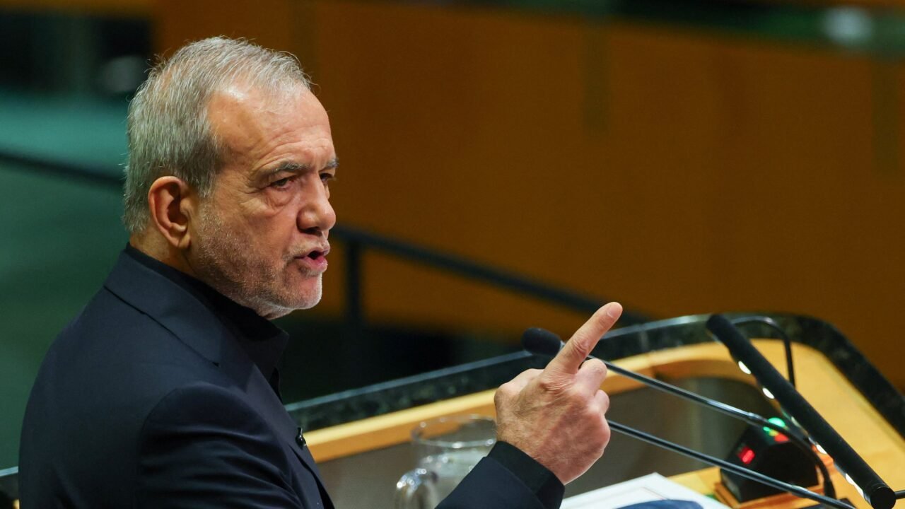 Pezeshkian afirmó que Teherán está dispuesto a negociar con Trump para poner fin a la guerra: “No deseamos continuar”