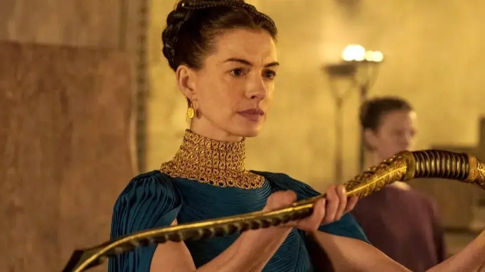 Anne Hathaway hará campaña por el Oscar a Mejor actriz de reparto, donde podría enfrentarse a Penélope Cruz por partida doble