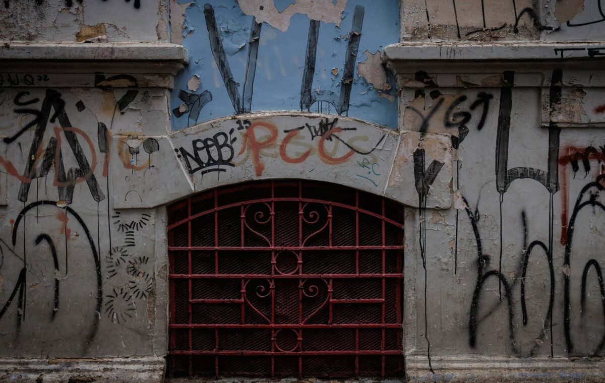Uruguay detectó una “escuela criminal” de bandas brasileñas: cómo el PCC y Os Manos expanden su influencia