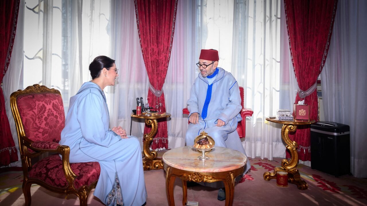 Mohamed VI nombró a Fátima Ezzahra el Mansouri al frente del Gobierno de Marruecos, la primera mujer en ocupar el cargo