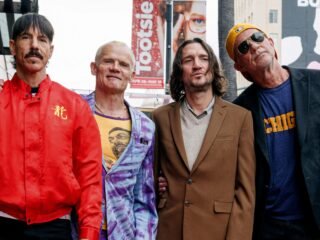 La soledad y la nostalgia según Red Hot Chili Peppers: qué dice la ciencia sobre el malestar que retrata “Under the Bridge”