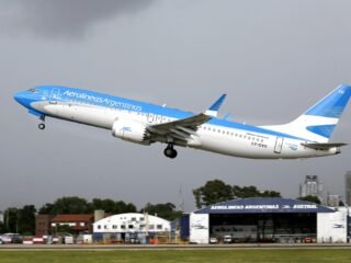 Qué es el compressor stall, el fenómeno detrás de las fuertes detonaciones en el vuelo de Aerolíneas que regresó a Ezeiza