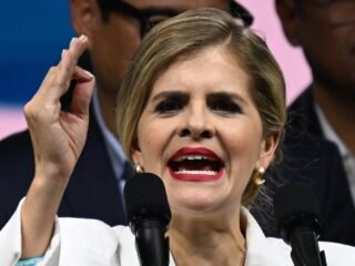 La presidenta de Costa Rica despide a su canciller por asistir en su lugar a una cumbre donde estaba Donald Trump
