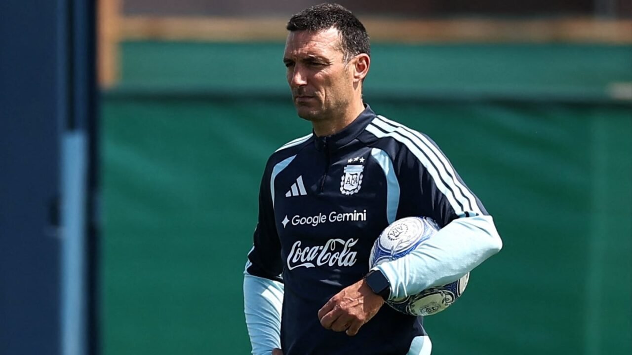 Lionel Scaloni volvió a hablar de su futuro en la selección argentina y se refirió al recambio de nombres que realizó con la lista para los amistosos