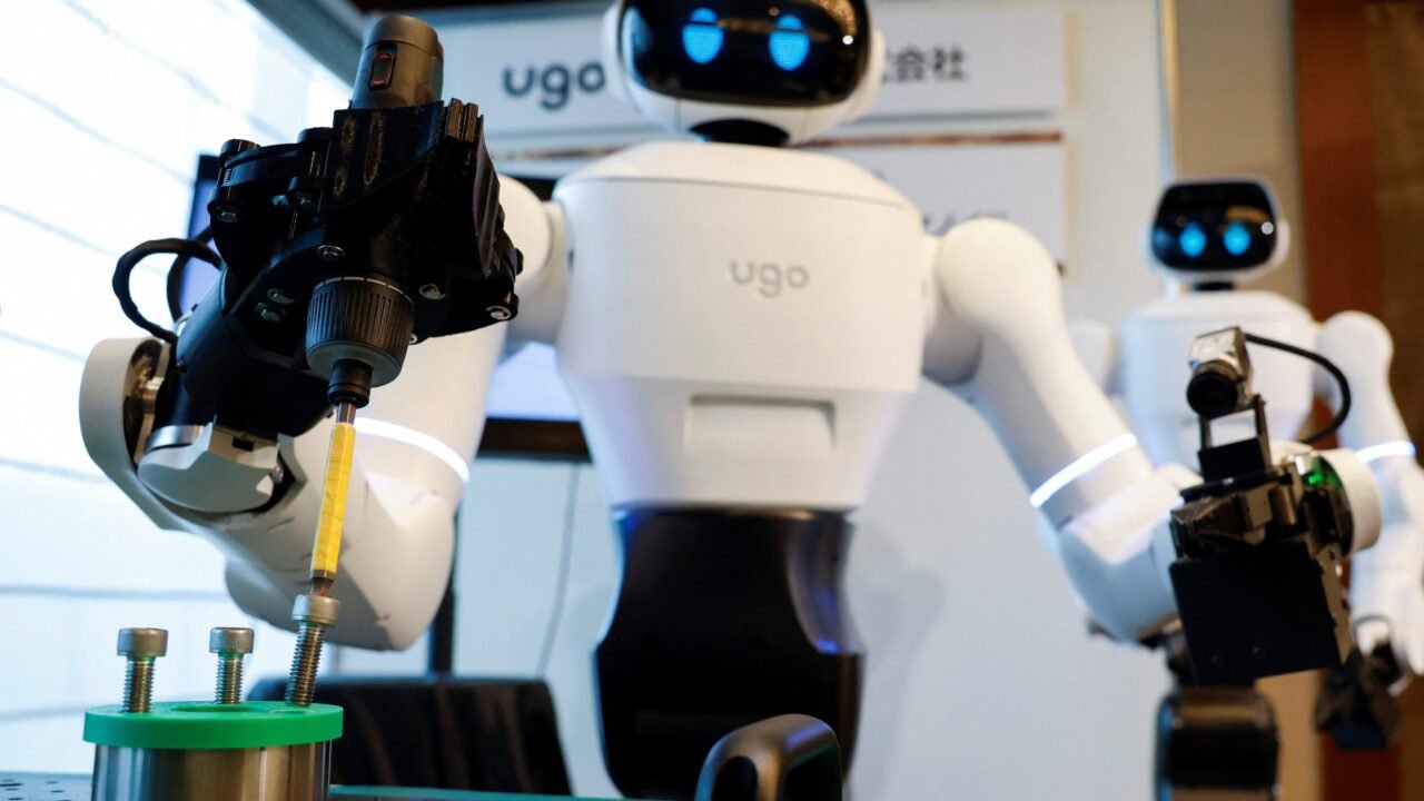 Japón planea operar 10 millones de robots con IA en 2040 para salvar su economía