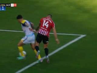 Se conocieron los audios del VAR de la Supercopa Internacional entre Estudiantes y Rosario Central, que terminó en un escándalo