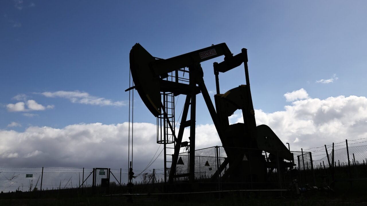 El petróleo volvió a subir tras un nuevo ataque de los hutíes contra Arabia Saudita