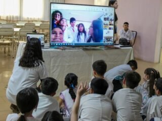 De la desconexión a la videollamada: cómo cambia la vida de escuelas rurales con internet satelital