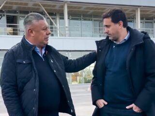 Chiqui Tapia visitó el predio de Racing y respaldó a Diego Milito, que hace poco había sido muy crítico con la AFA