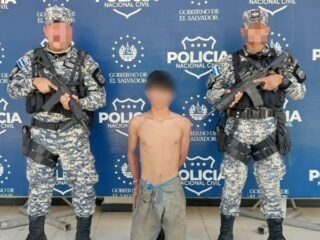 El Salvador: Capturaron a un hombre acusado de asesinar a su pareja dentro de una vivienda