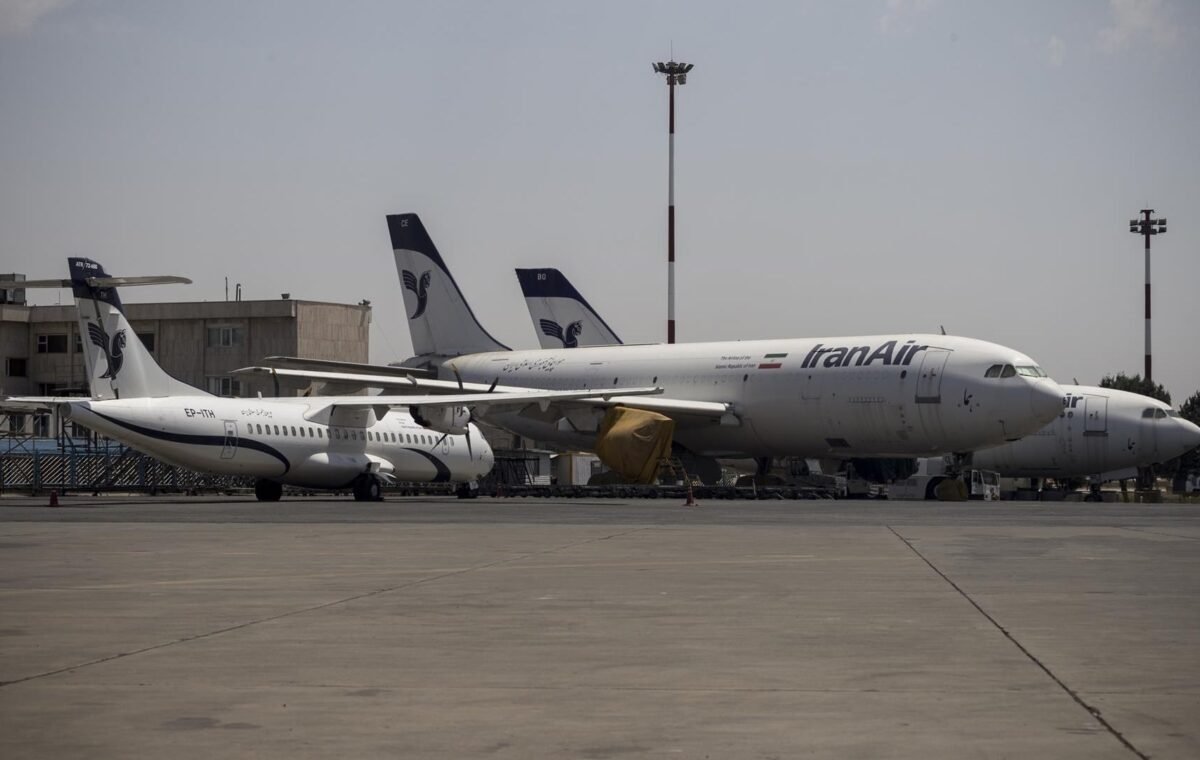 Irán registra las primeras cancelaciones de vuelos horas antes de la entrada en vigor de las sanciones estadounidenses