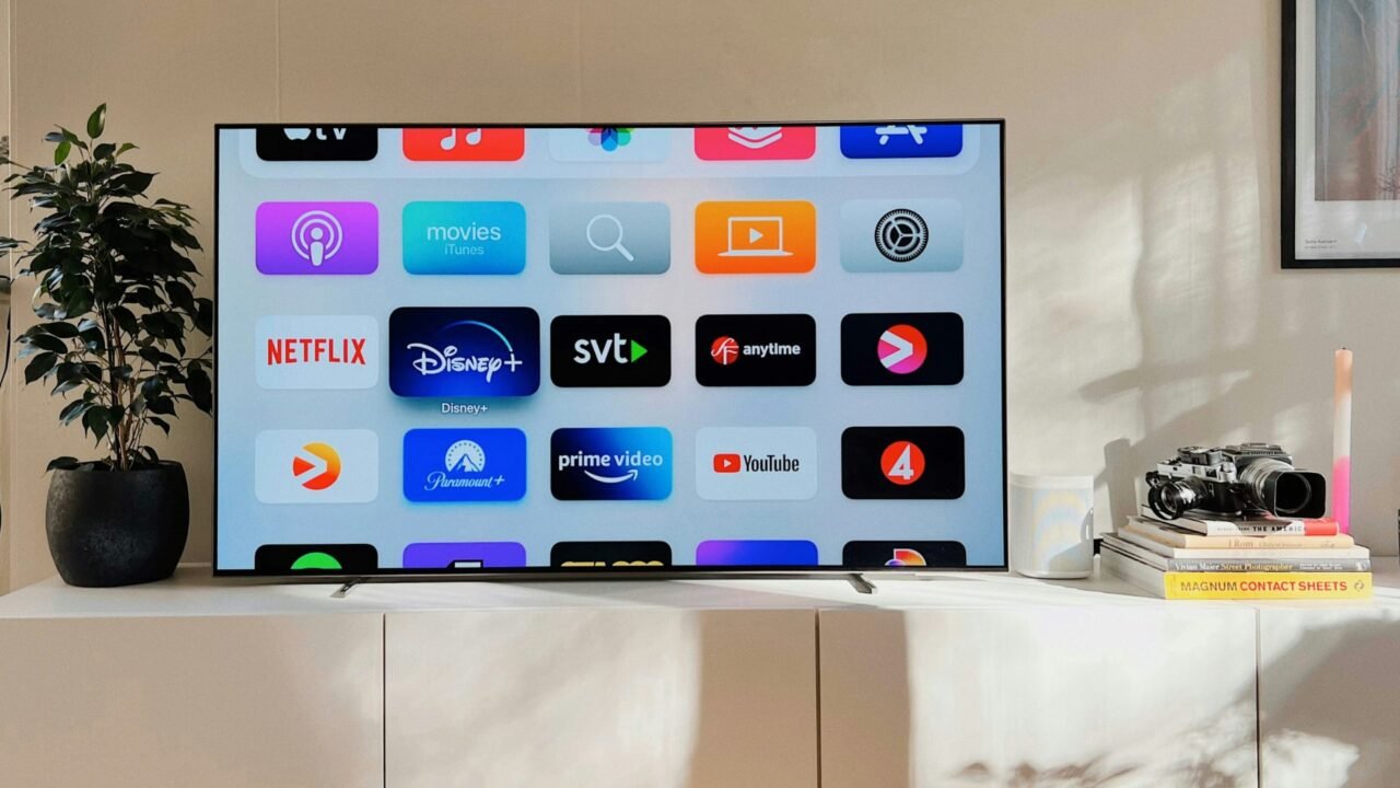 Los televisores modernos pueden saber qué estás viendo: qué es el ACR y cómo proteger tu privacidad