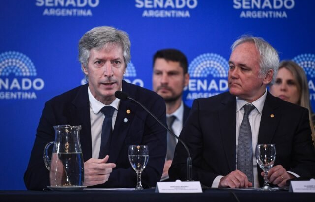 El oficialismo busca sesionar el jueves en el Senado para tratar la reforma del BCRA y Zonas Frías